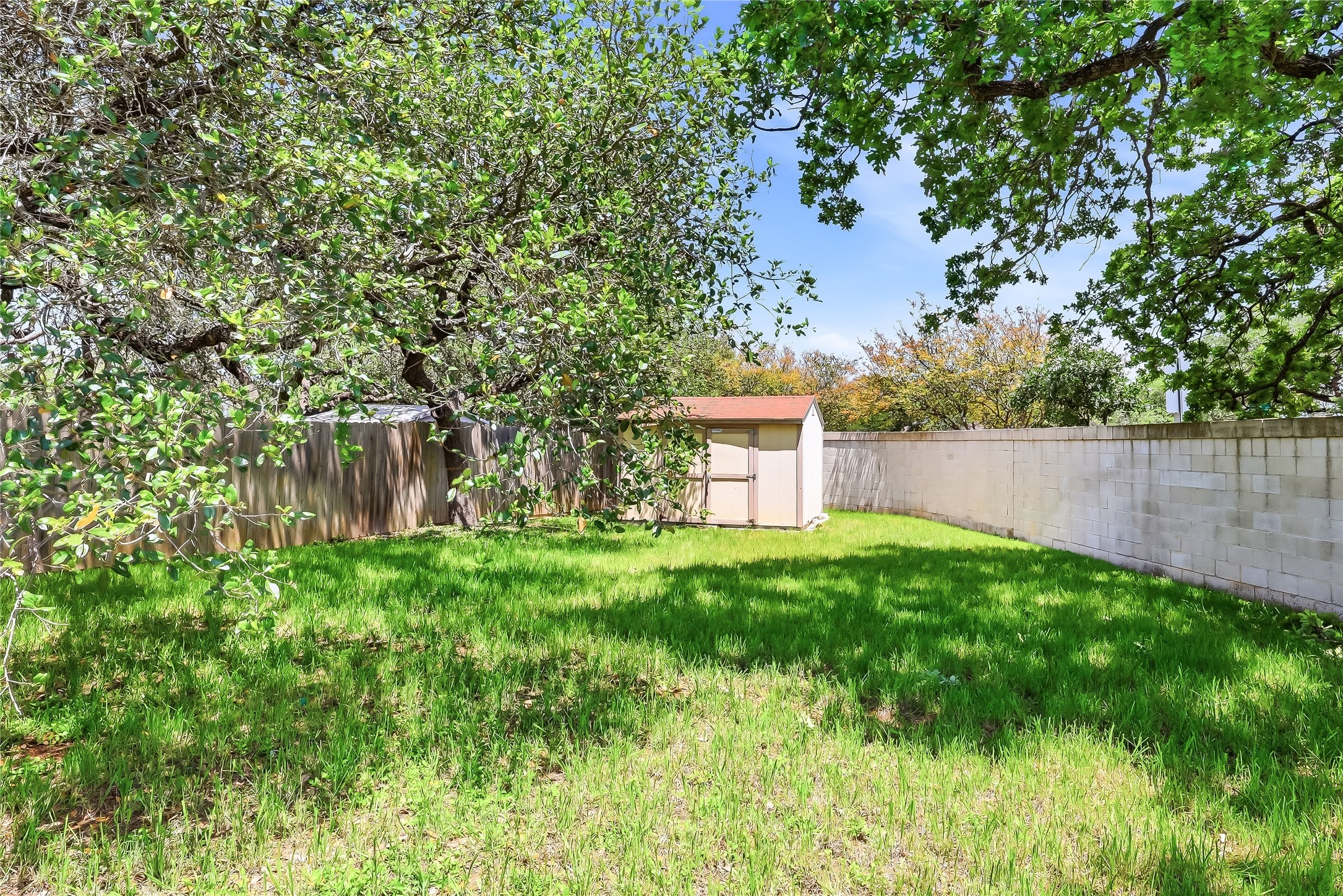 4400 Chickasaw Court Austin, TX 78749 - Photo 34 of 36 Storage shed