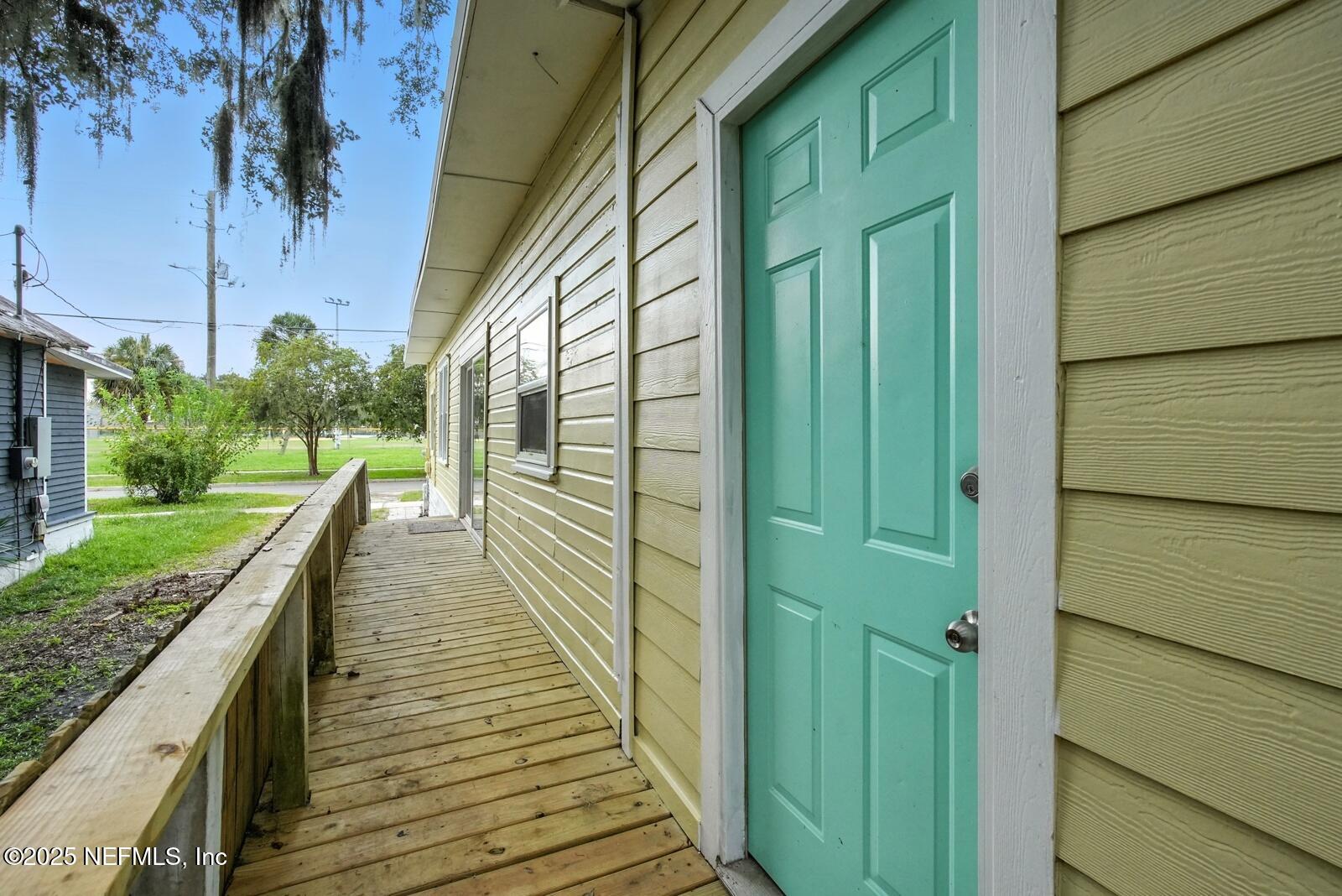 412 Madison Street Palatka, FL 32177 - Photo 5 of 29 a view of balcony and deck