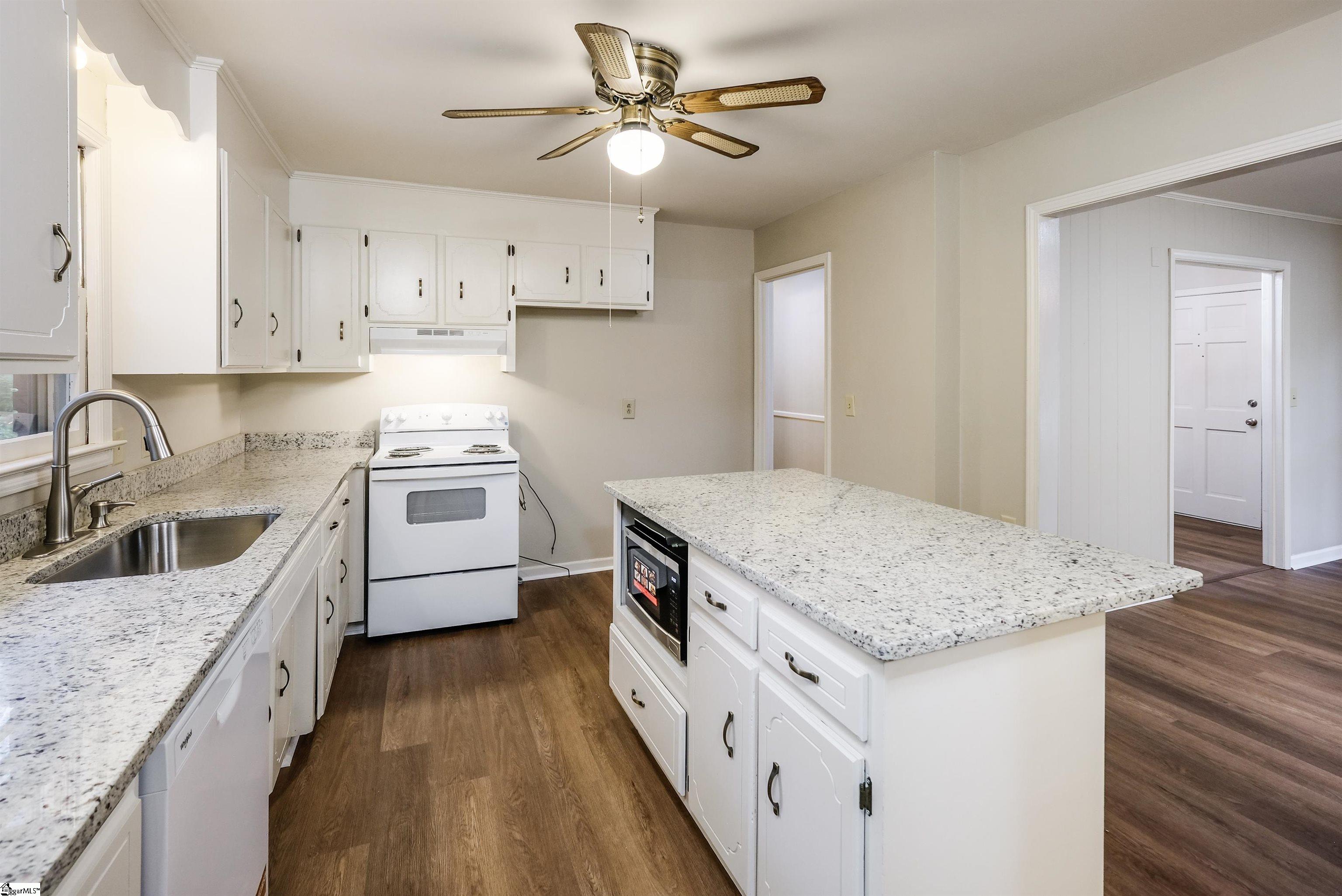 116 Rockmont Road Easley, SC 29640 - Photo 8 of 28
