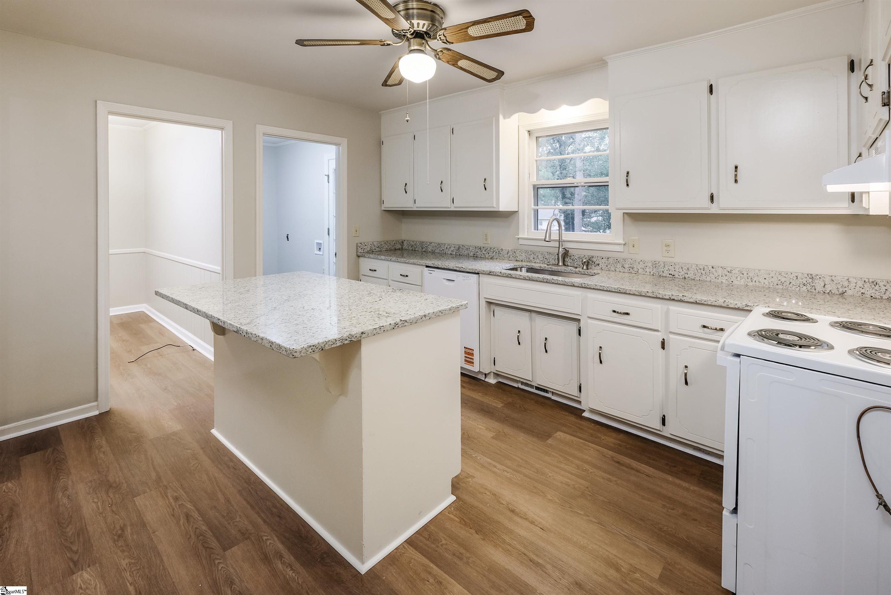 116 Rockmont Road Easley, SC 29640 - Photo 10 of 28