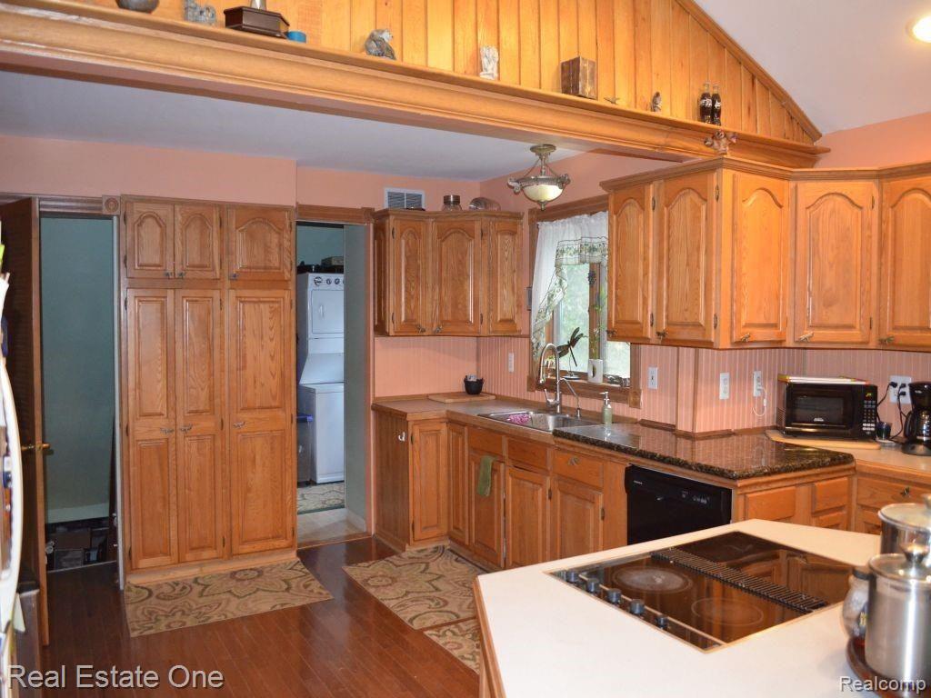 577 Chilson Road Howell, MI 48843 - Photo 4 of 20 DSC_0745.JPG