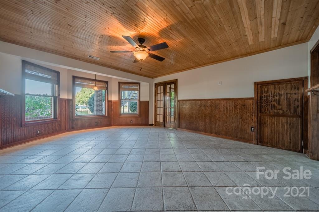7812 Bankhead Road Denver, NC 28037 - Photo 38 of 48 Gallery Image 38