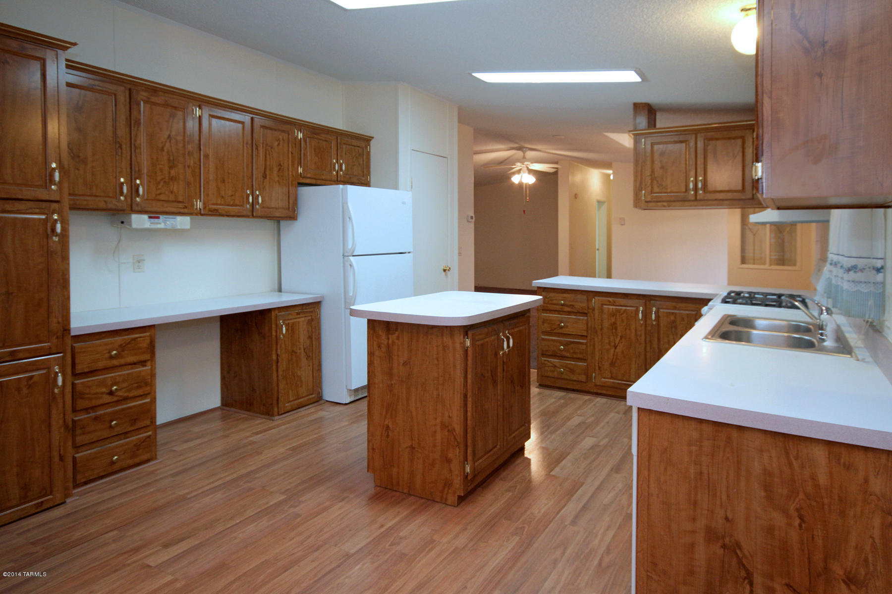 235 East Roger Road Tucson, AZ 85705 - Photo 3 of 26