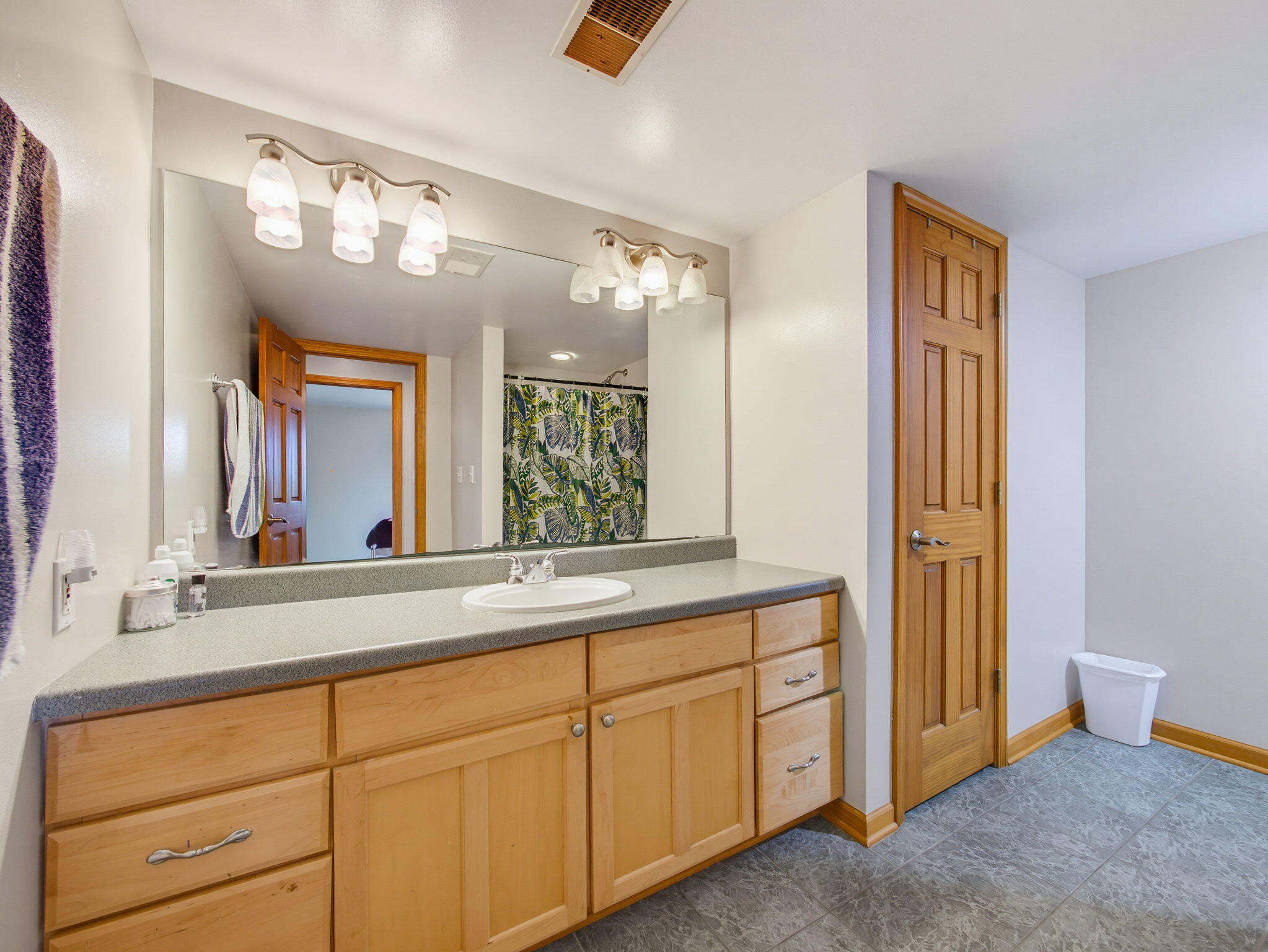 W225N3524 Wethersfield Road Pewaukee, WI 53072 - Photo 35 of 47 35-web-or-mls-w225n3524-wethersfield-rd