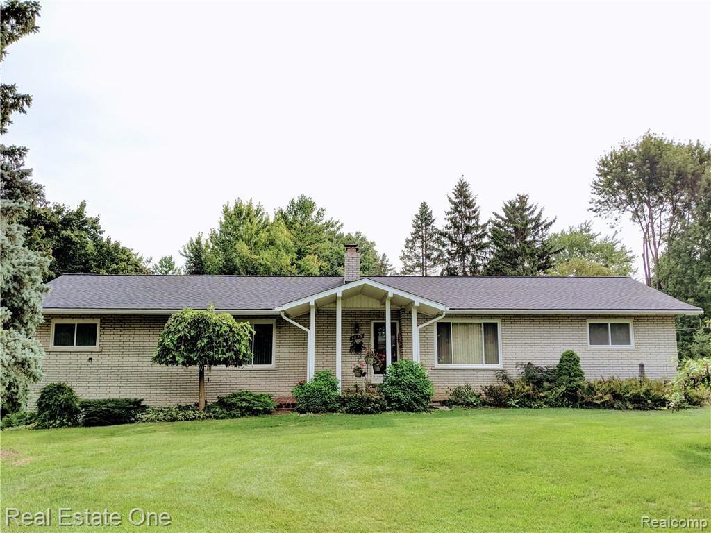 1249 Green Ridge Road Rochester Hills, MI 48309 - Photo 1 of 38
