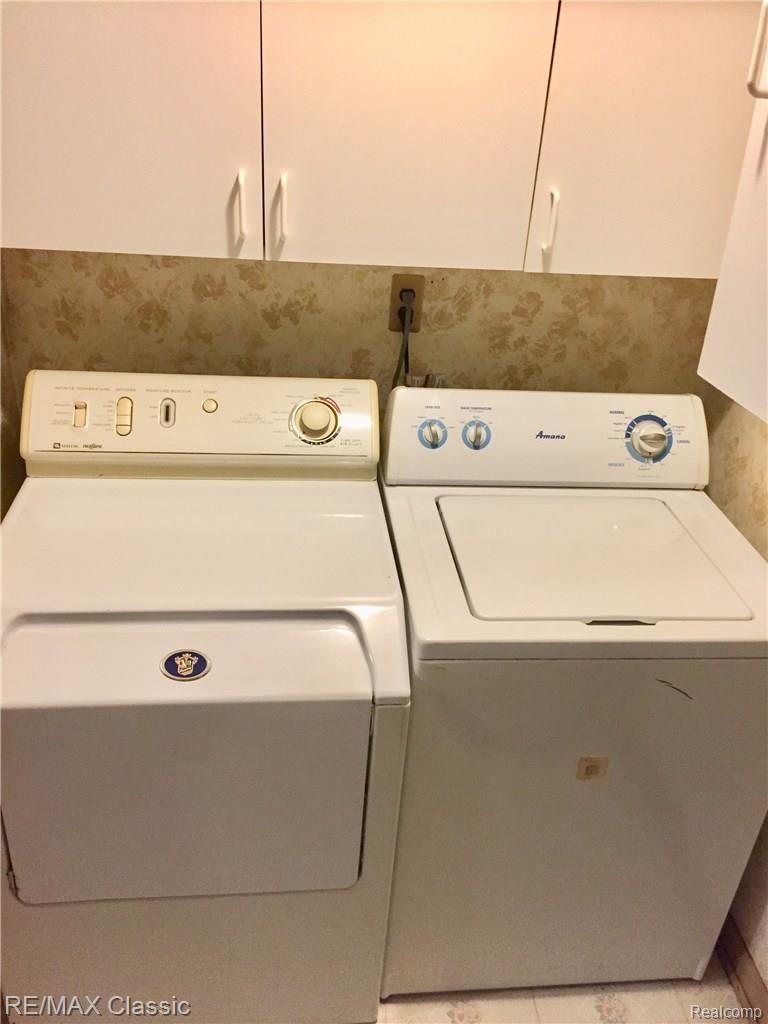 28795 Northline Road Romulus, MI 48174 - Photo 17 of 28 Nice washer and dryer