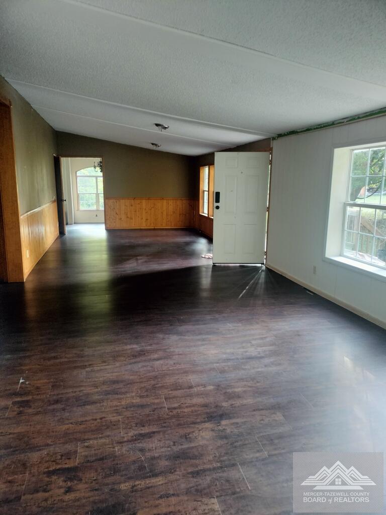1588 Rocky Branch Road Princeton, WV 24740 - Photo 4 of 11 Gallery Image 4