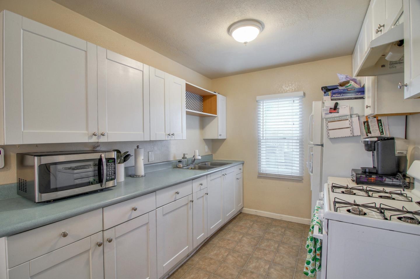 380 Williams Road Salinas, CA 93905 - Photo 5 of 47 Gallery Image 5