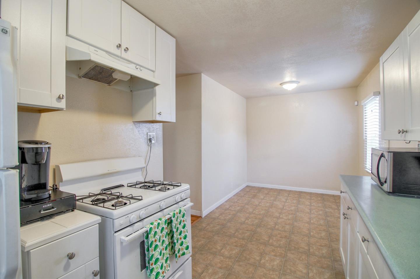 380 Williams Road Salinas, CA 93905 - Photo 6 of 47 Gallery Image 6
