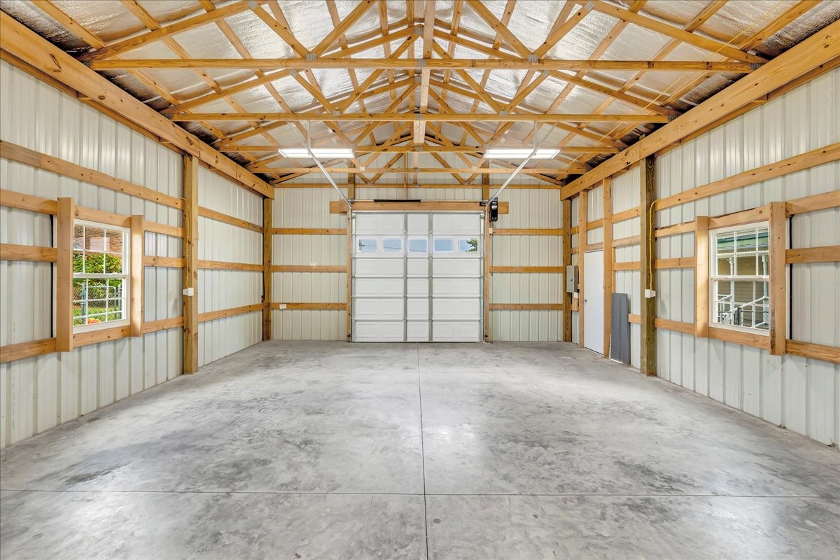 179 Eaton Heights Manchester, TN 37355 - Photo 27 of 33 a view of a room with windows