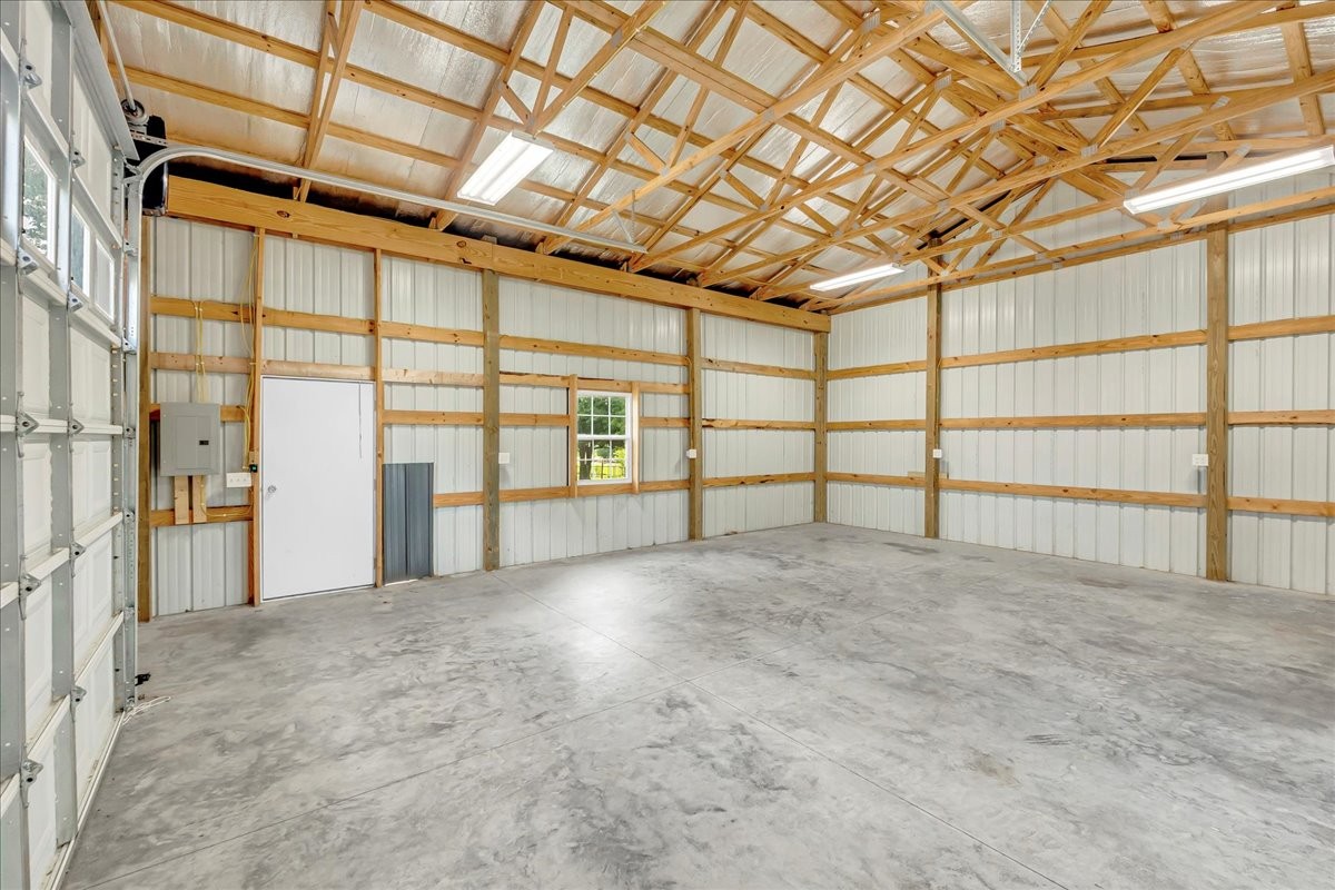 179 Eaton Heights Manchester, TN 37355 - Photo 28 of 33 a view of an empty room with a window