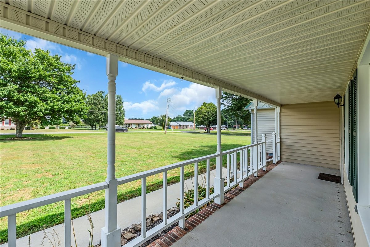 179 Eaton Heights Manchester, TN 37355 - Photo 31 of 33 a view of balcony with yard