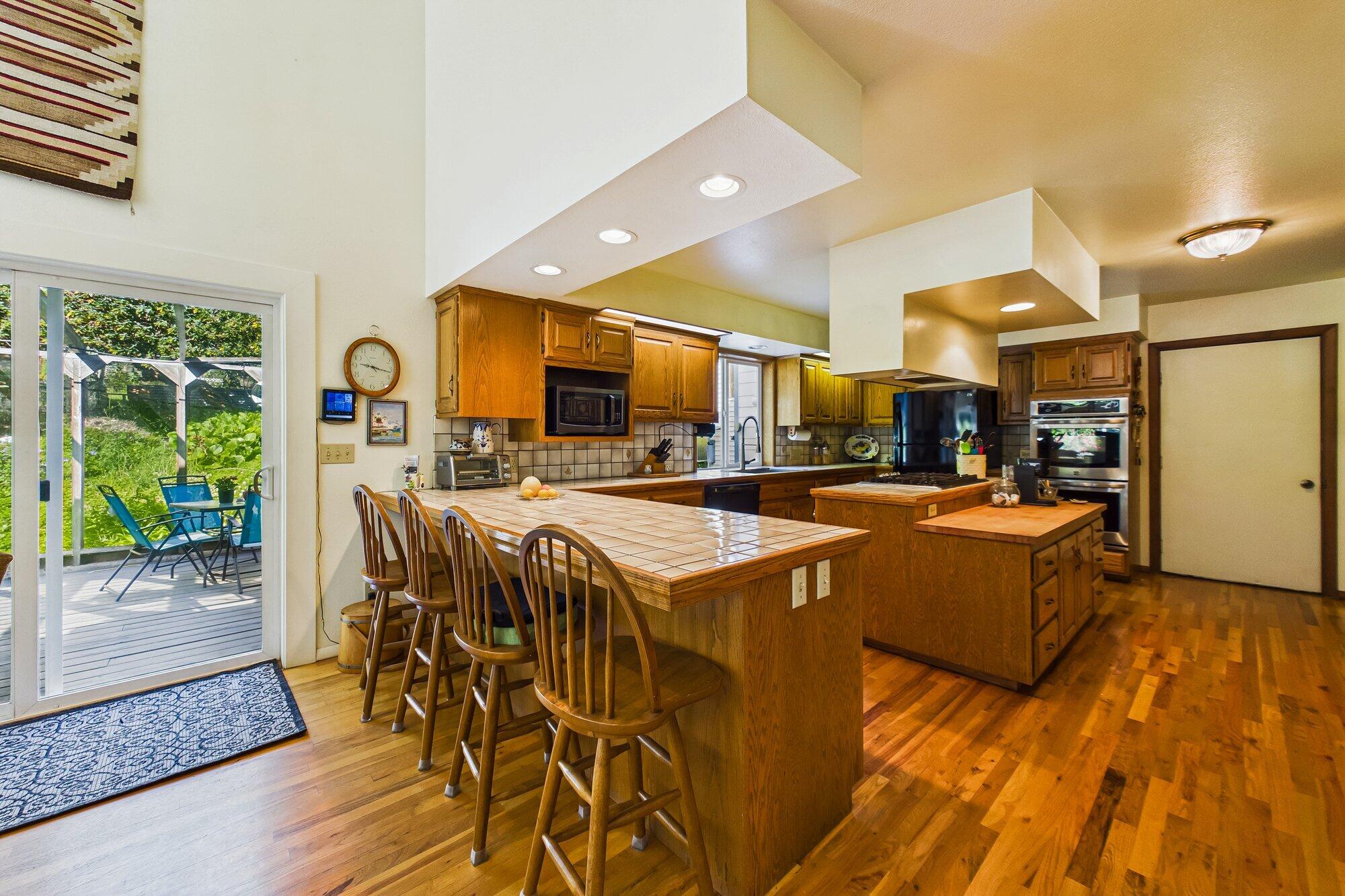 941 Pacific Avenue Rio Dell, CA 95562 - Photo 8 of 36