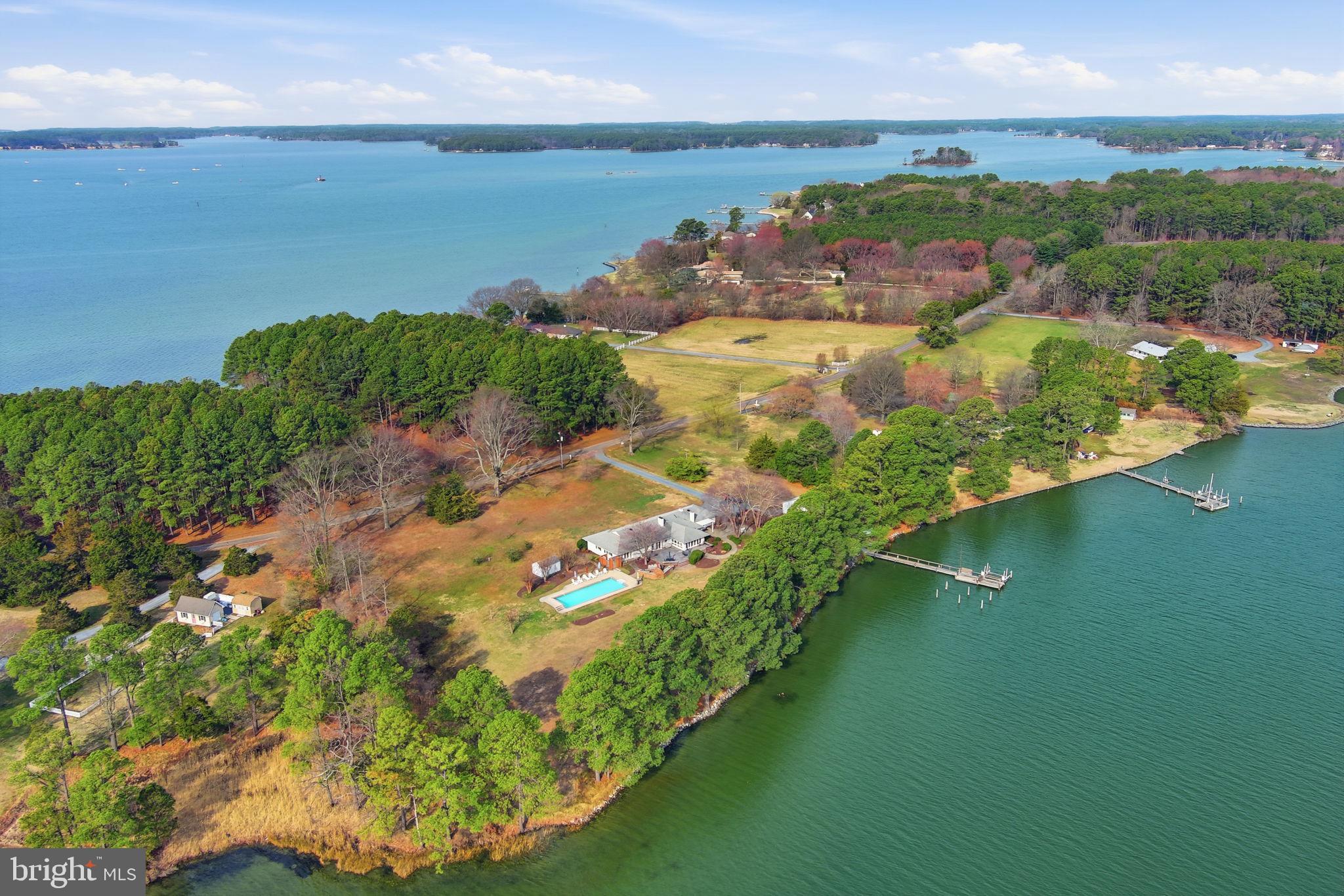 MINUTES FROM  MICHAELS BUT TOTAL PRIVACY