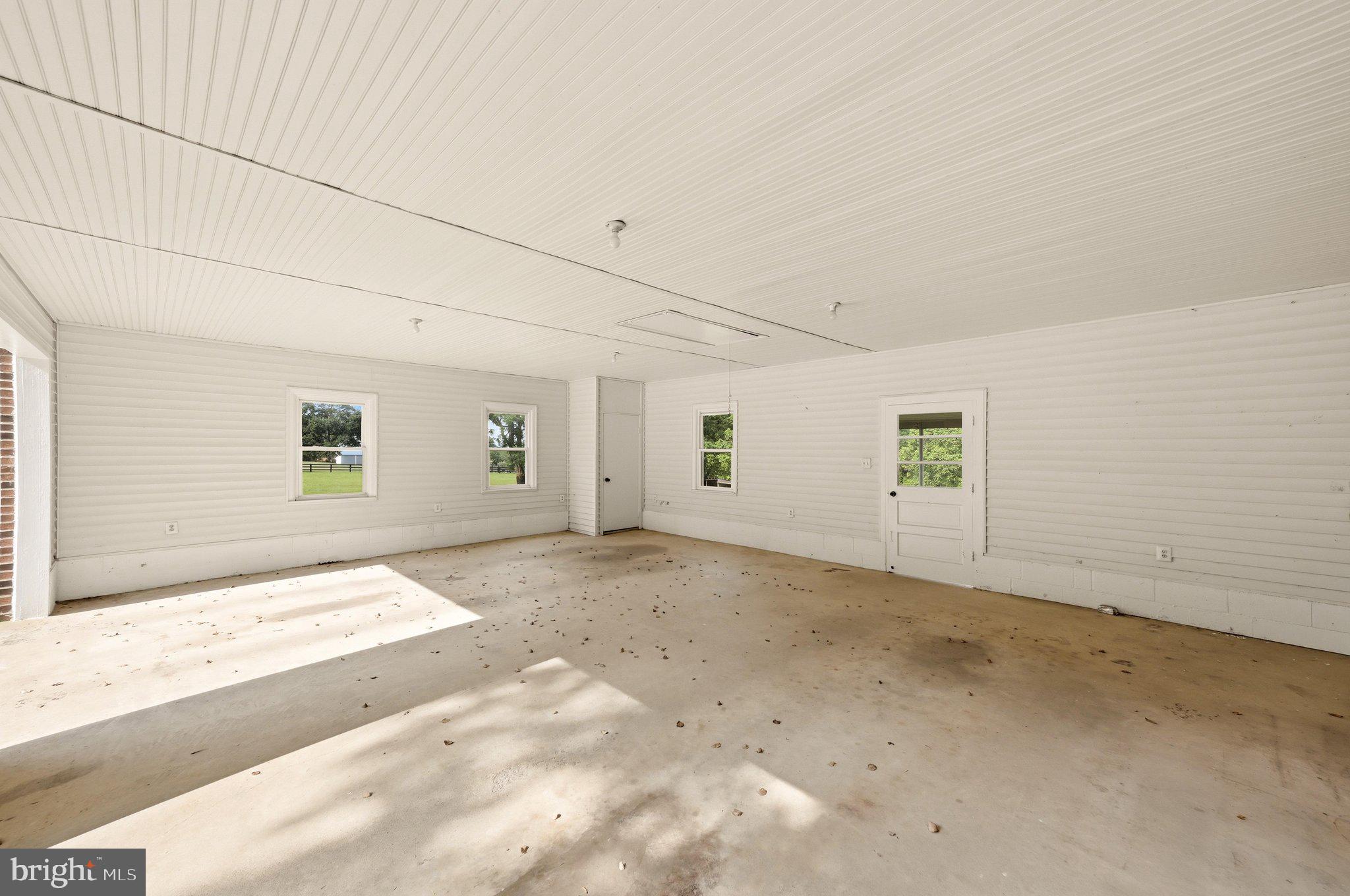 17751 Harmony Church Road Hamilton, VA 20158 - Photo 39 of 66 Garage