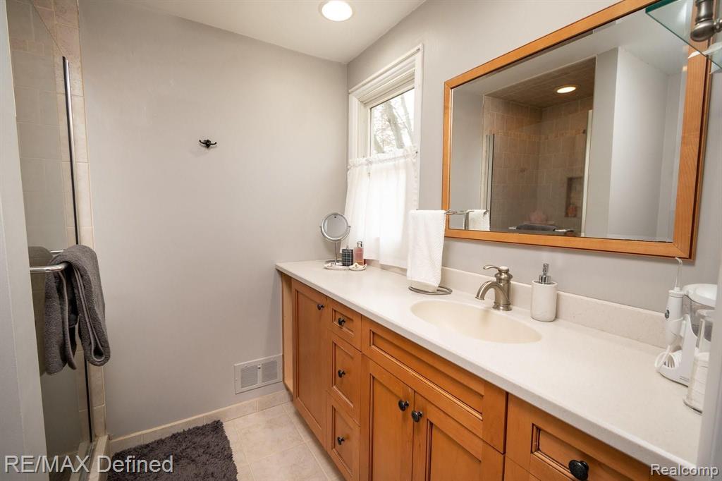 674 Campus Road Rochester Hills, MI 48309 - Photo 35 of 48