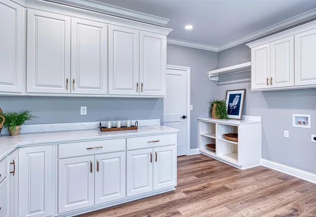 $909,900 | 1595 Victoria Wds Drive, Boonville, IN 47601