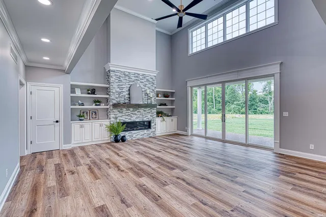 $909,900 | 1595 Victoria Wds Drive, Boonville, IN 47601