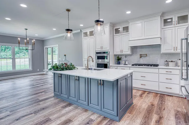 $909,900 | 1595 Victoria Wds Drive, Boonville, IN 47601