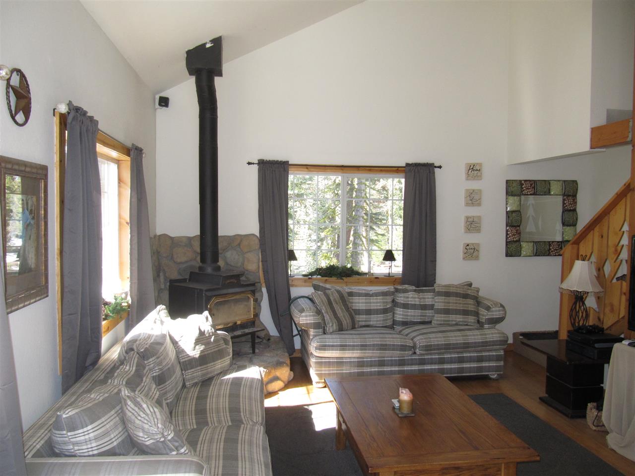 8524 Acorn Road Soda Springs, CA 95728 - Photo 3 of 14 Gallery Image 3