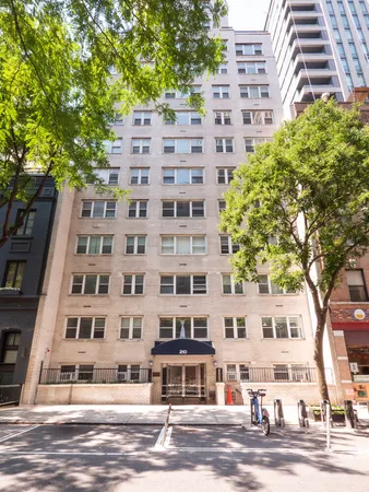 $2,950 | 210 East 63rd Street, Unit 3C | Lenox Hill
