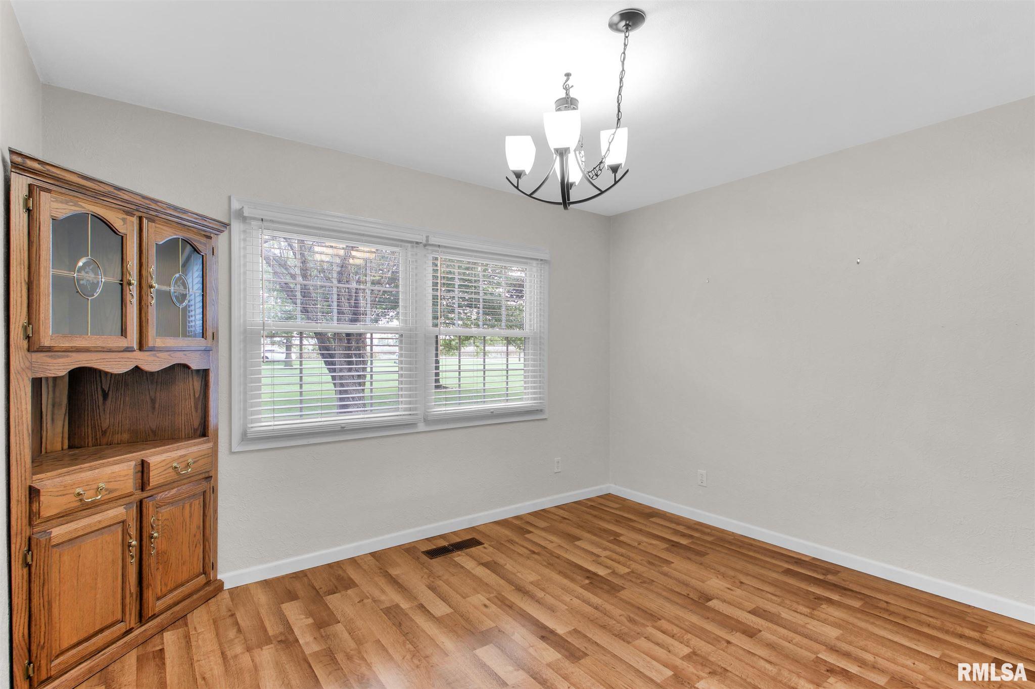 3319 Mall Road Pekin, IL 61554 - Photo 5 of 39