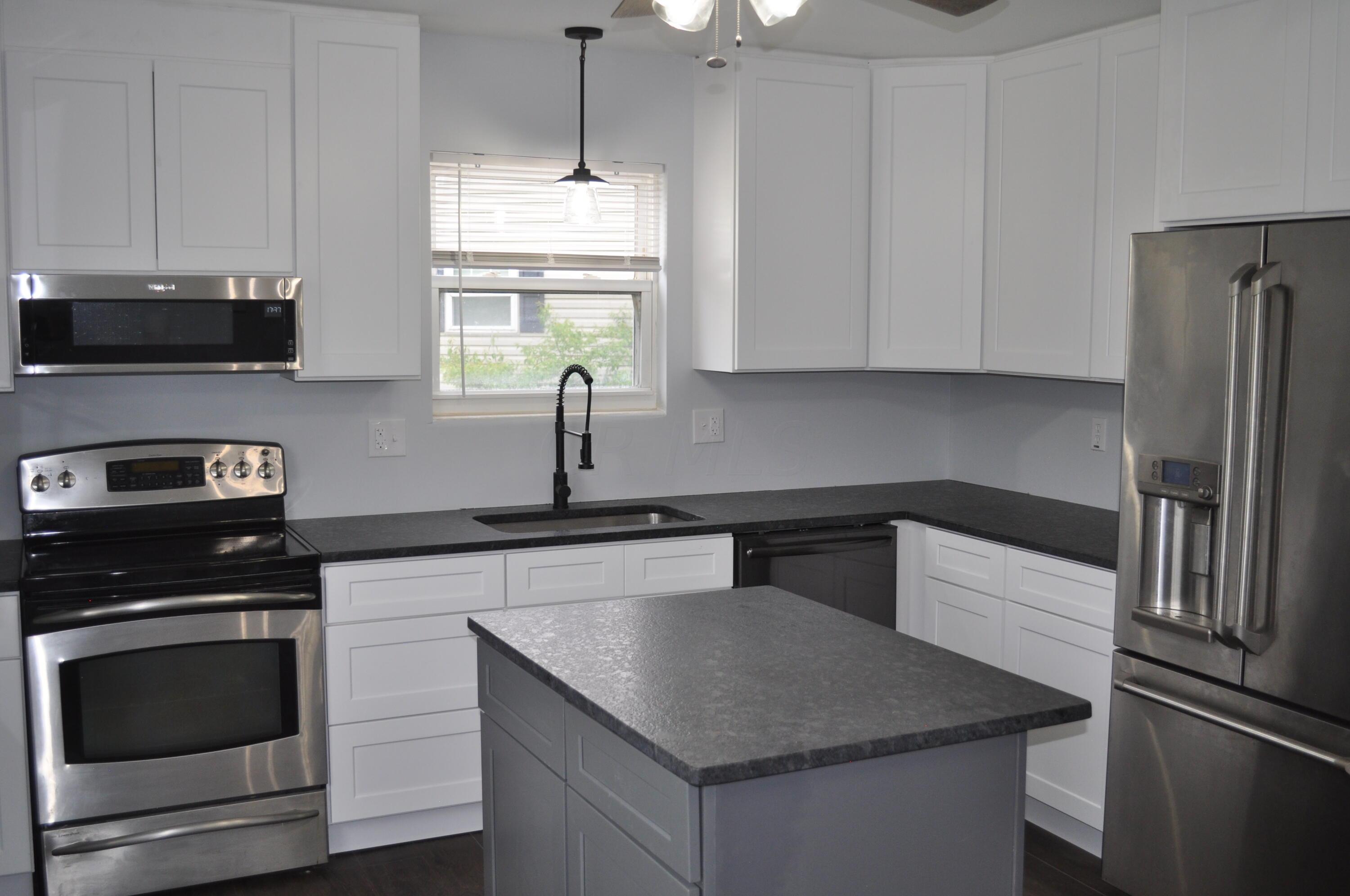 303 Crowley Road Columbus, OH 43207 - Photo 3 of 25 Updated Kitchen