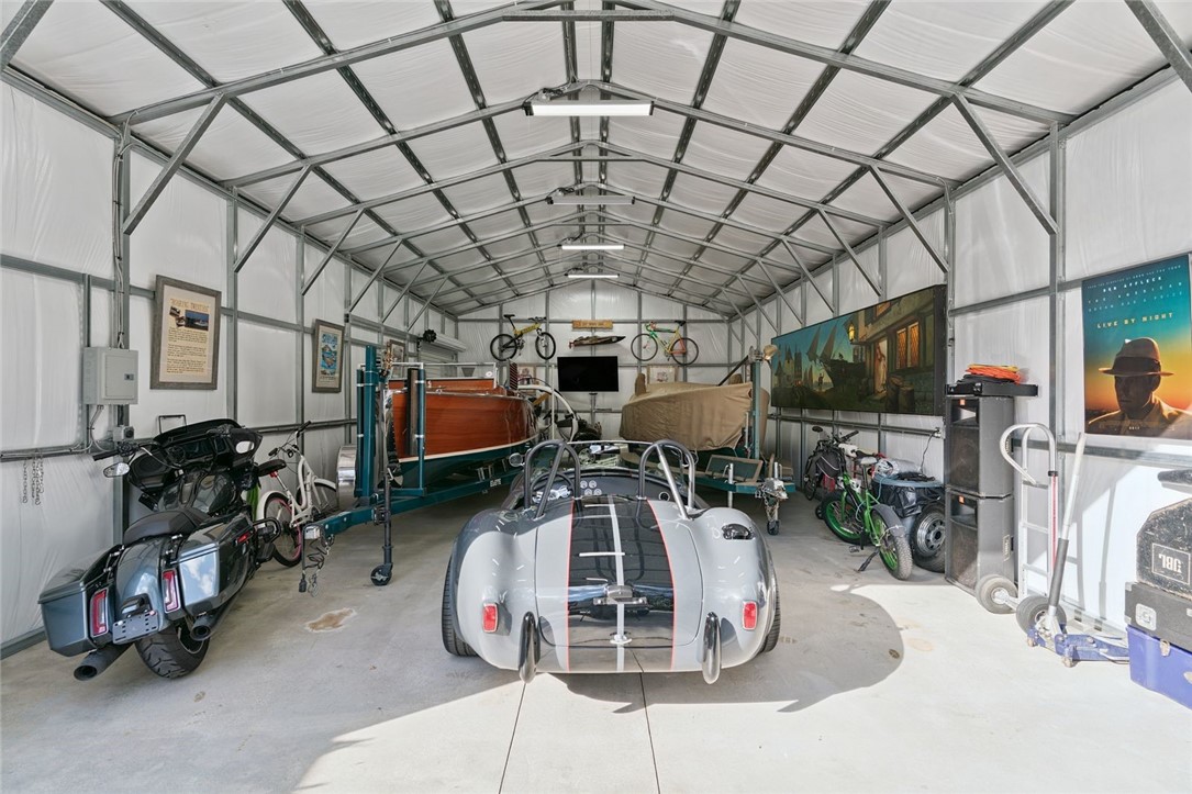 20X40 with 2 roll up doors, power..perfect for car enthusiasts,