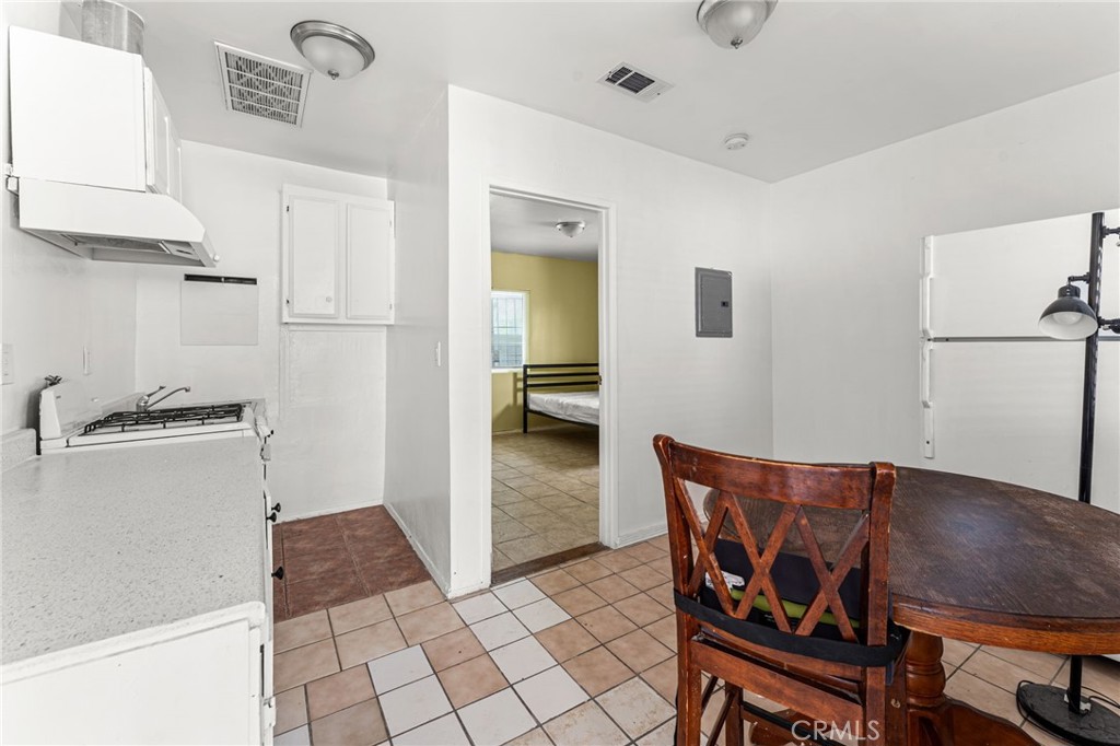 15744 Saticoy Street Van Nuys, CA 91406 - Photo 17 of 45