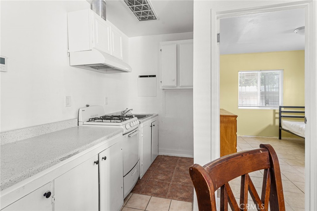 15744 Saticoy Street Van Nuys, CA 91406 - Photo 18 of 45