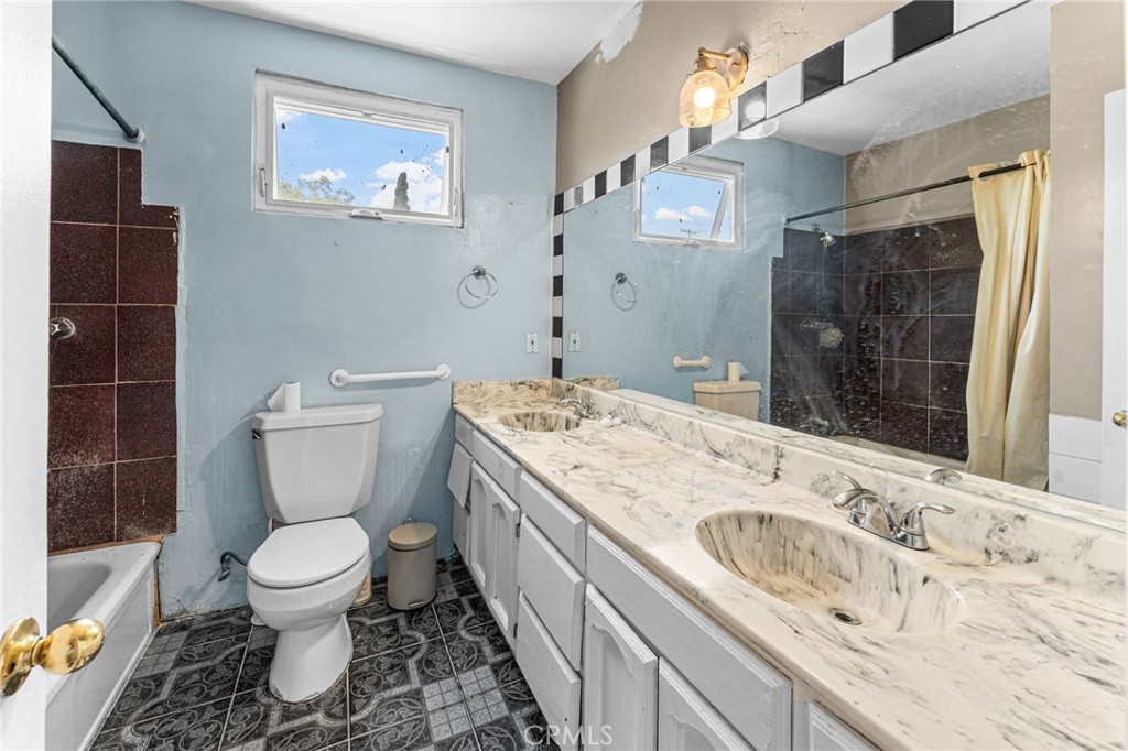 15744 Saticoy Street Van Nuys, CA 91406 - Photo 24 of 45