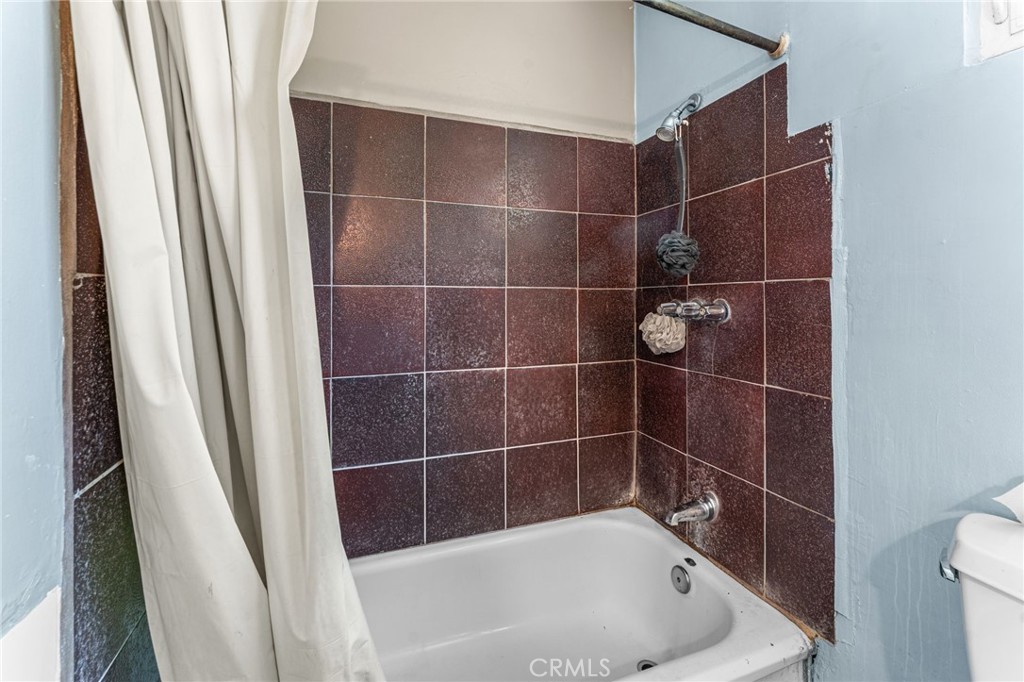 15744 Saticoy Street Van Nuys, CA 91406 - Photo 25 of 45