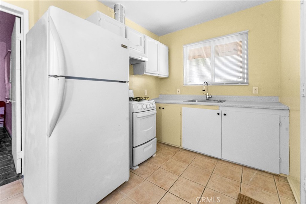 15744 Saticoy Street Van Nuys, CA 91406 - Photo 33 of 45