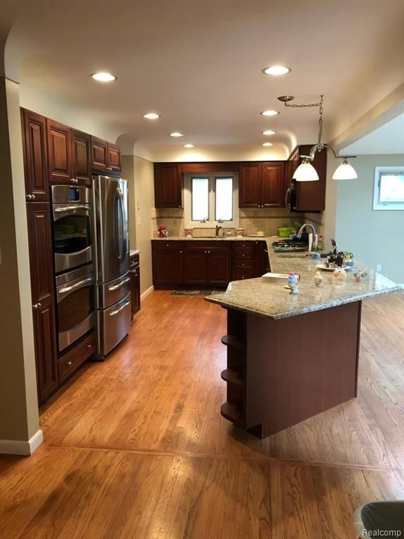 332 Texas Avenue Rochester, MI 48309 - Photo 9 of 28