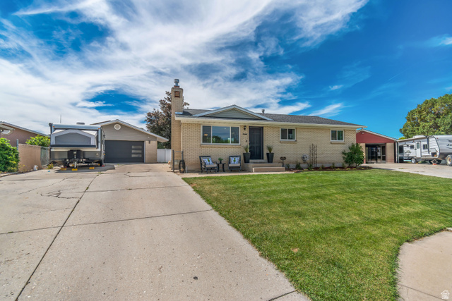 7222 Robin Way West Jordan, UT 84084 - Photo 2 of 32