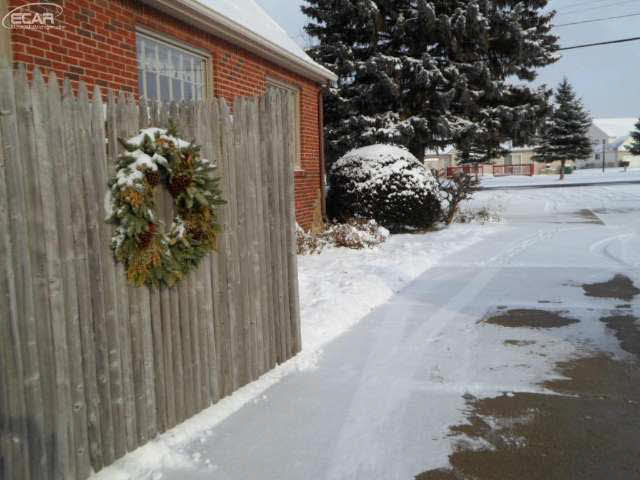 4355 Calkins Road Flint, MI 48532 - Photo 48 of 75 20459182-47.JPG