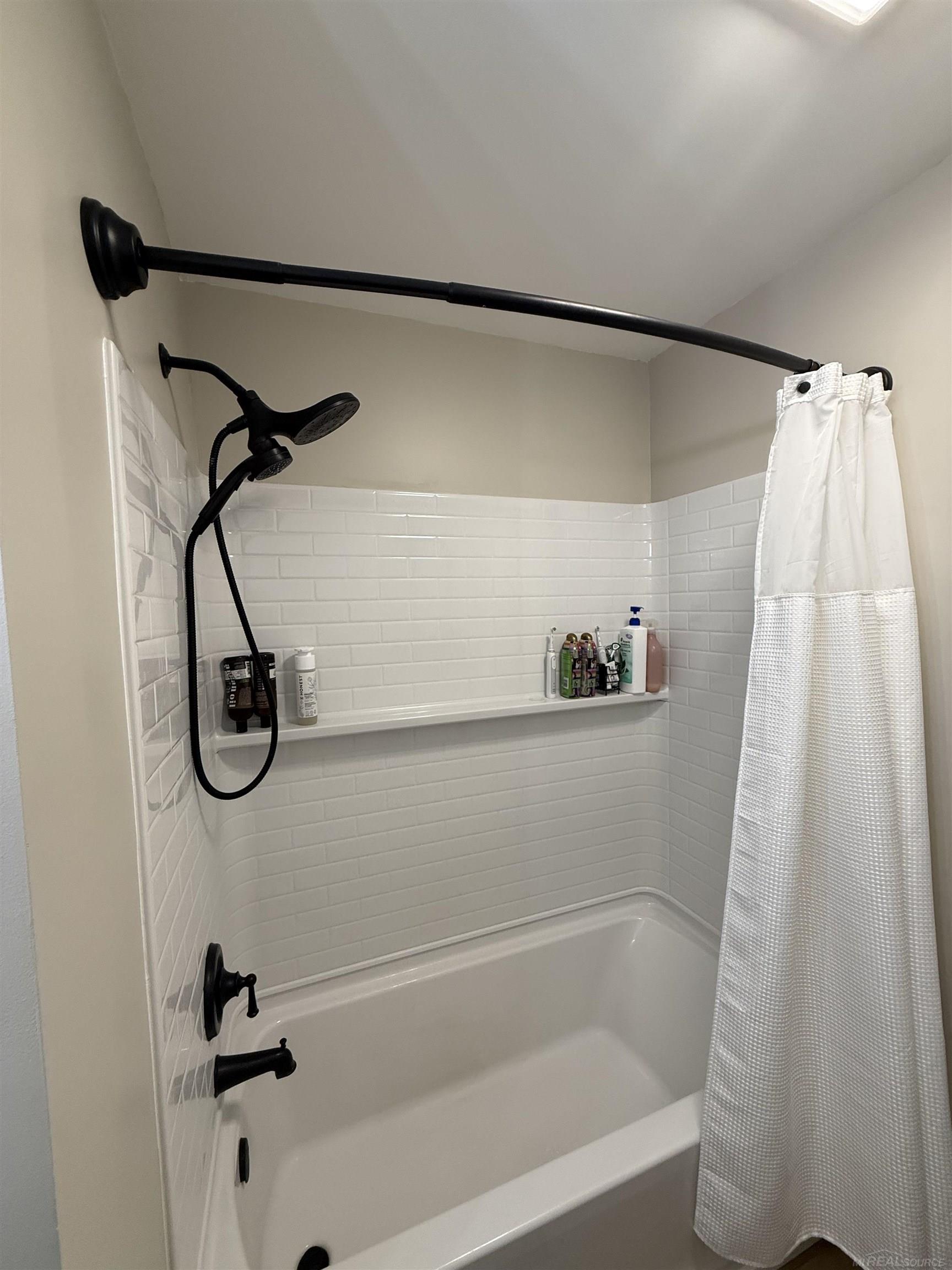 16888 Farmington Road Livonia, MI 48154 - Photo 25 of 28 Gallery Image 25