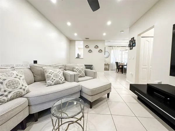 $3,600 | 130 Riverwalk Circle, Unit 130, Sunrise, FL 33326