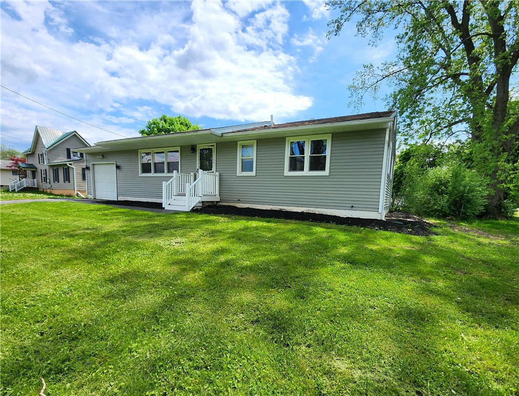 Welcome to 679 Bailey Rd - Henrietta