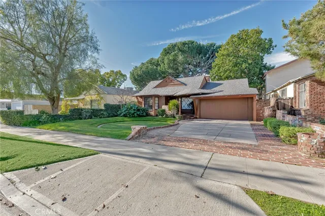 $1,300,000 | 613 North California Street, Burbank, CA 91505