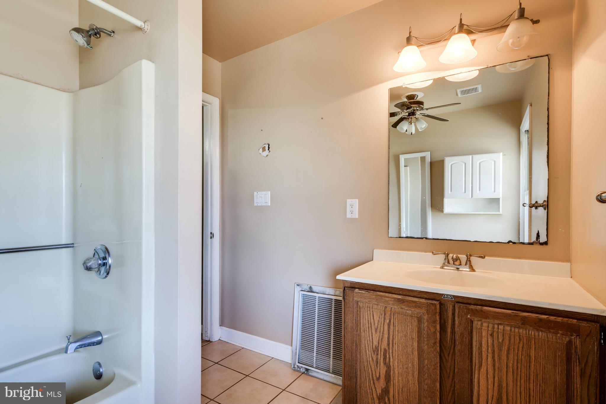 7343 Pindell School Road Fulton, MD 20759 - Photo 24 of 29 Upper Level Hall Bath