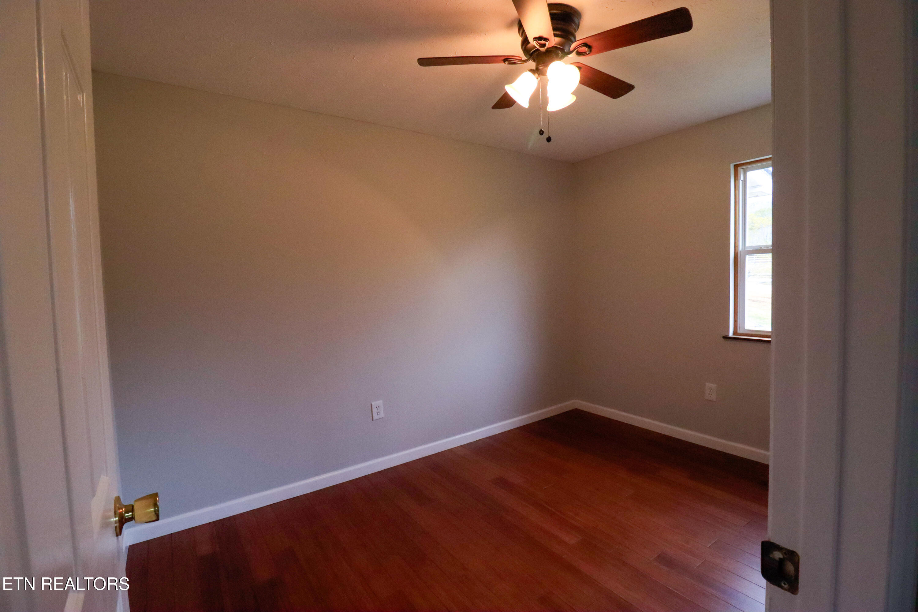 3938 Dutch Valley Road Clinton, TN 37716 - Photo 17 of 19 IMG_0467