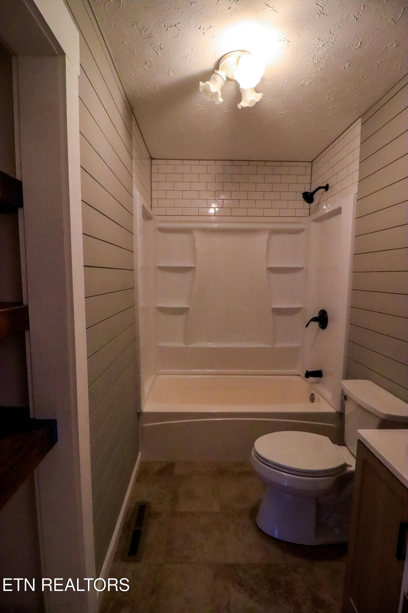 3938 Dutch Valley Road Clinton, TN 37716 - Photo 19 of 19 IMG_0471