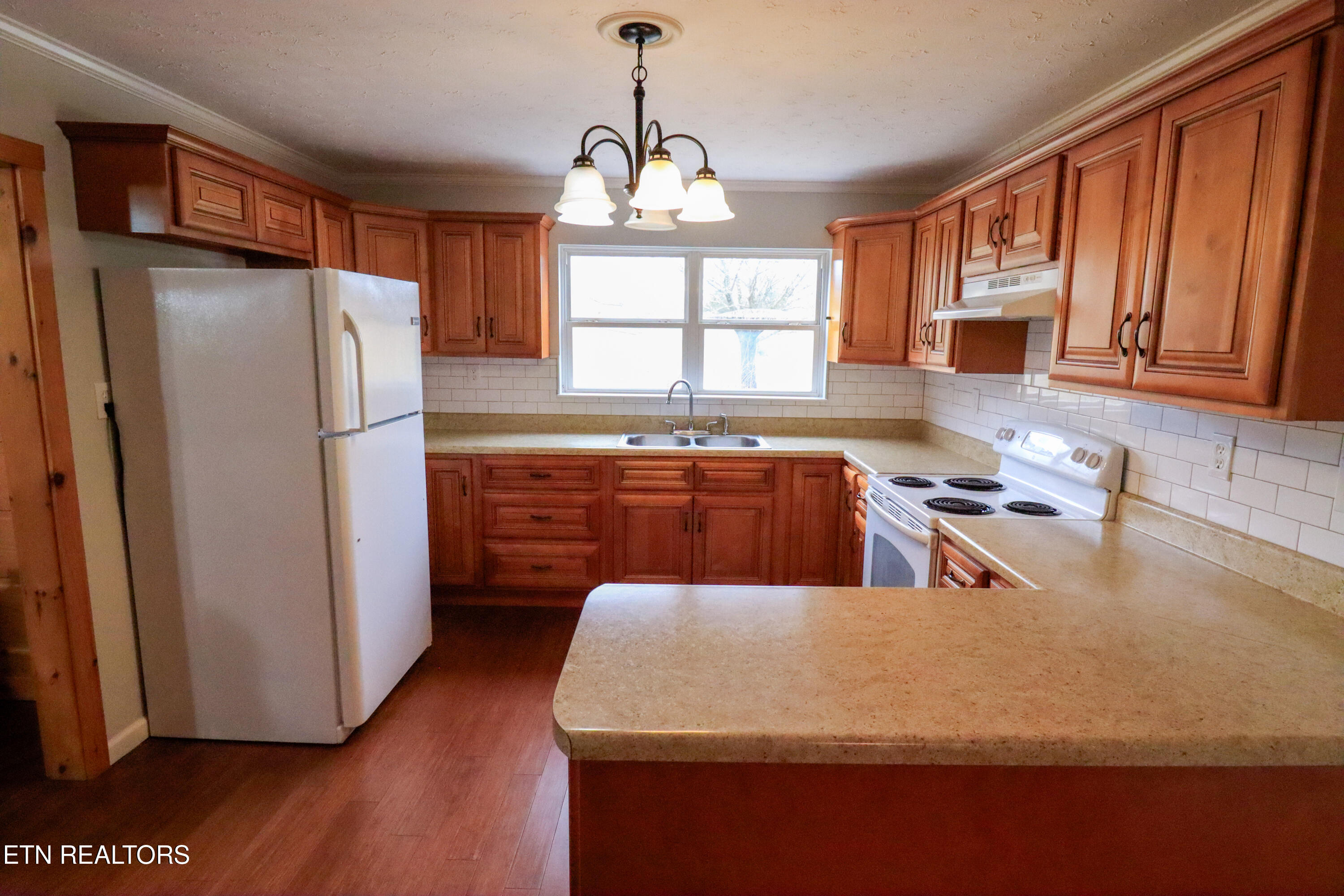 3938 Dutch Valley Road Clinton, TN 37716 - Photo 5 of 19 IMG_0444