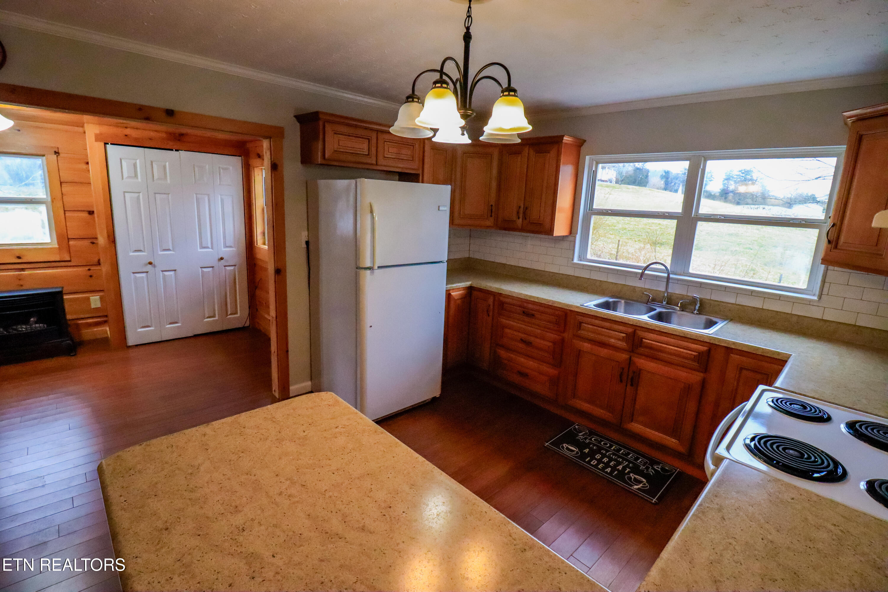 3938 Dutch Valley Road Clinton, TN 37716 - Photo 6 of 19 IMG_0445