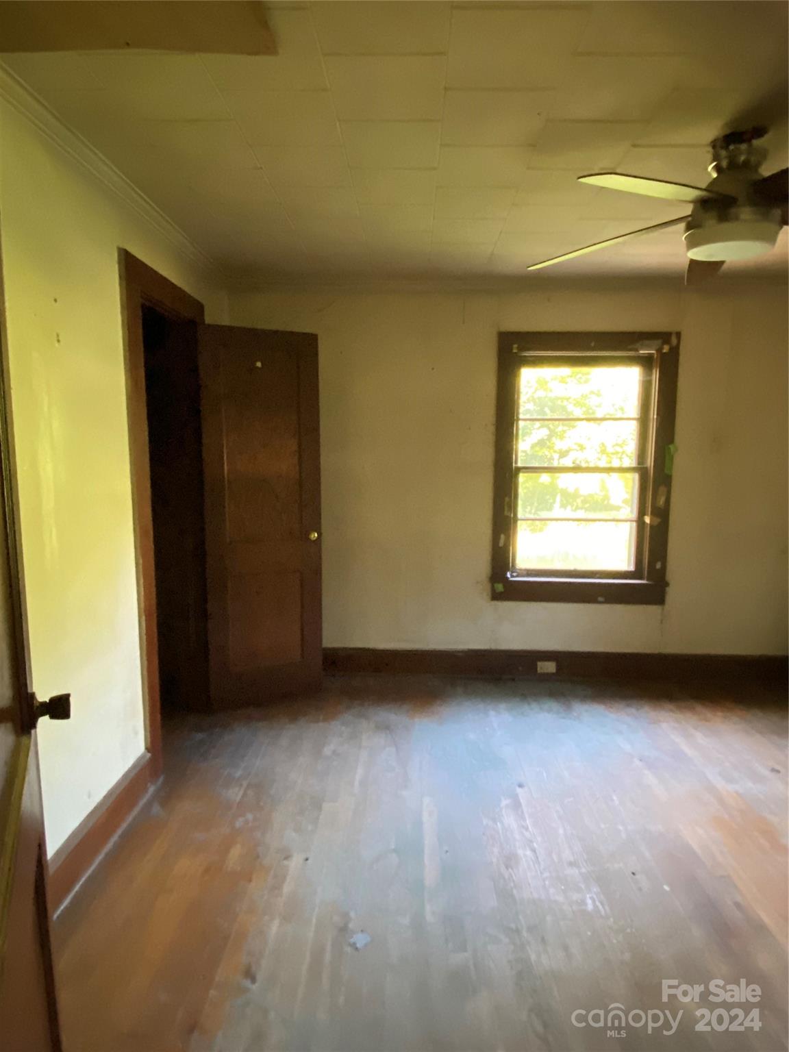 3140 Rutherford College Road Valdese, NC 28690 - Photo 27 of 40 an empty room with windows