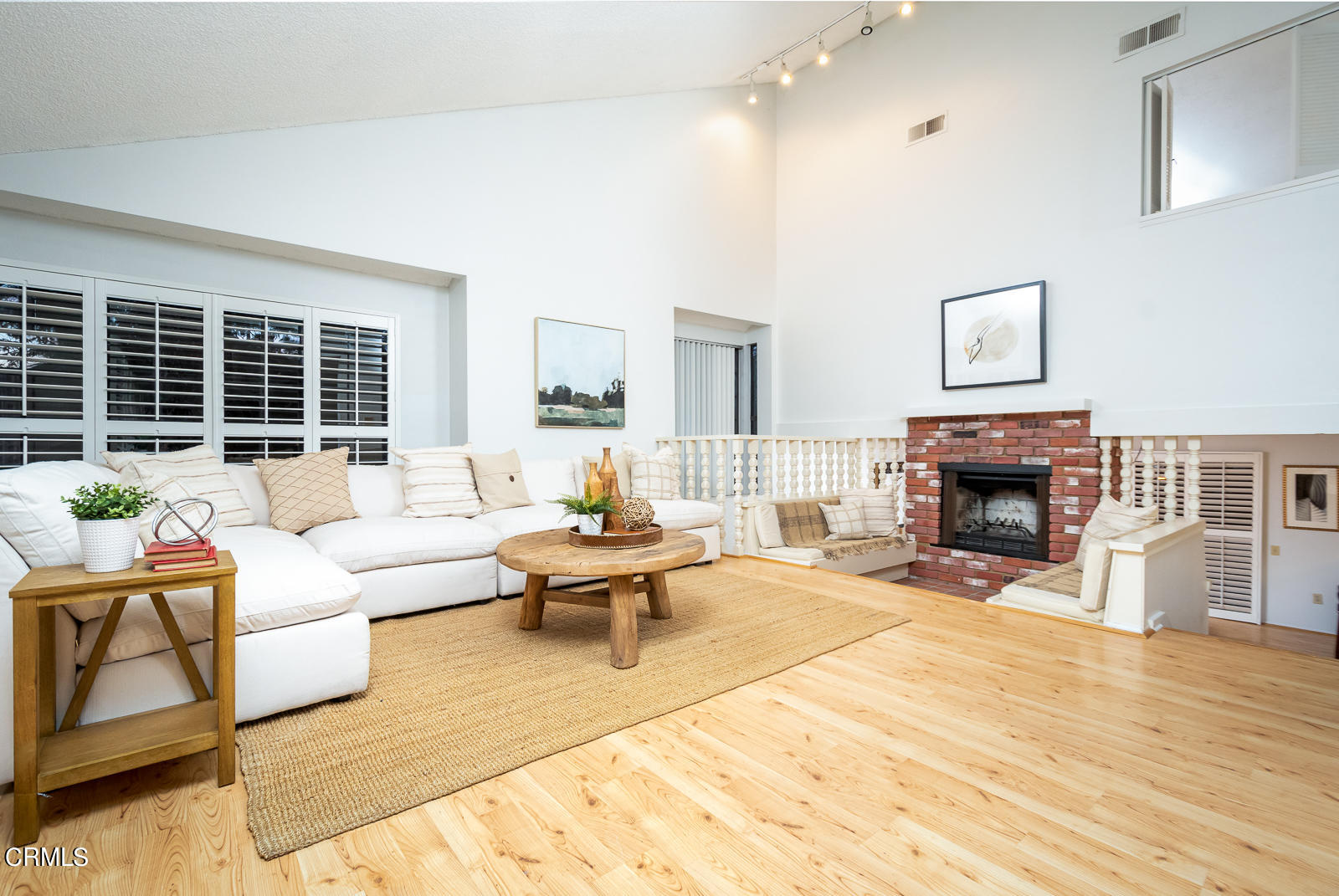 3464 Stancrest Drive Glendale, CA 91208 - Photo 13 of 37 GYP_3464 Stancrest Dr_017_MLS