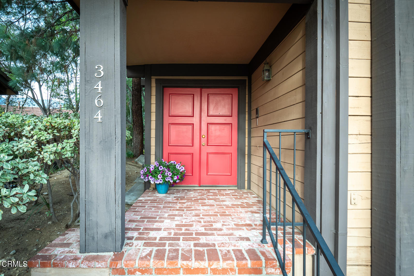 3464 Stancrest Drive Glendale, CA 91208 - Photo 3 of 37 GYP_3464 Stancrest Dr_005_MLS