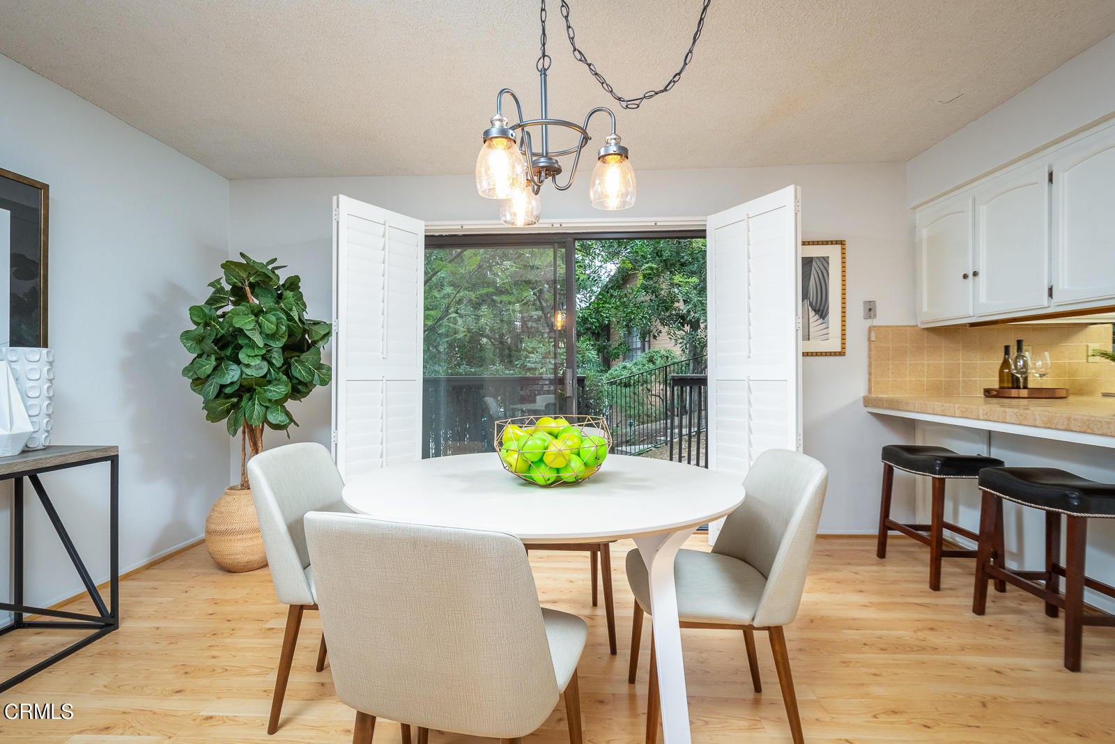 3464 Stancrest Drive Glendale, CA 91208 - Photo 6 of 37 GYP_3464 Stancrest Dr_009_MLS