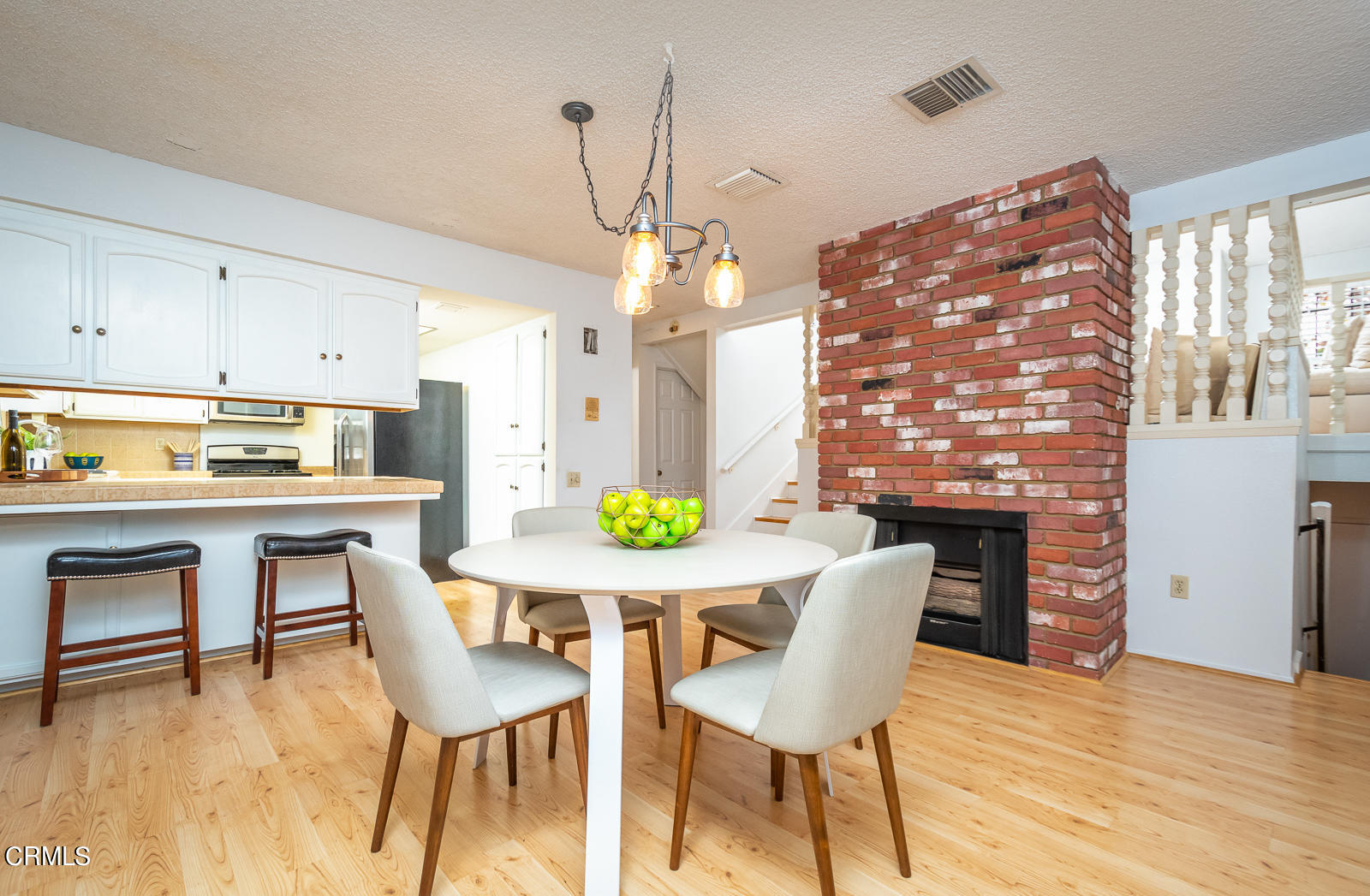 3464 Stancrest Drive Glendale, CA 91208 - Photo 9 of 37 GYP_3464 Stancrest Dr_013_MLS